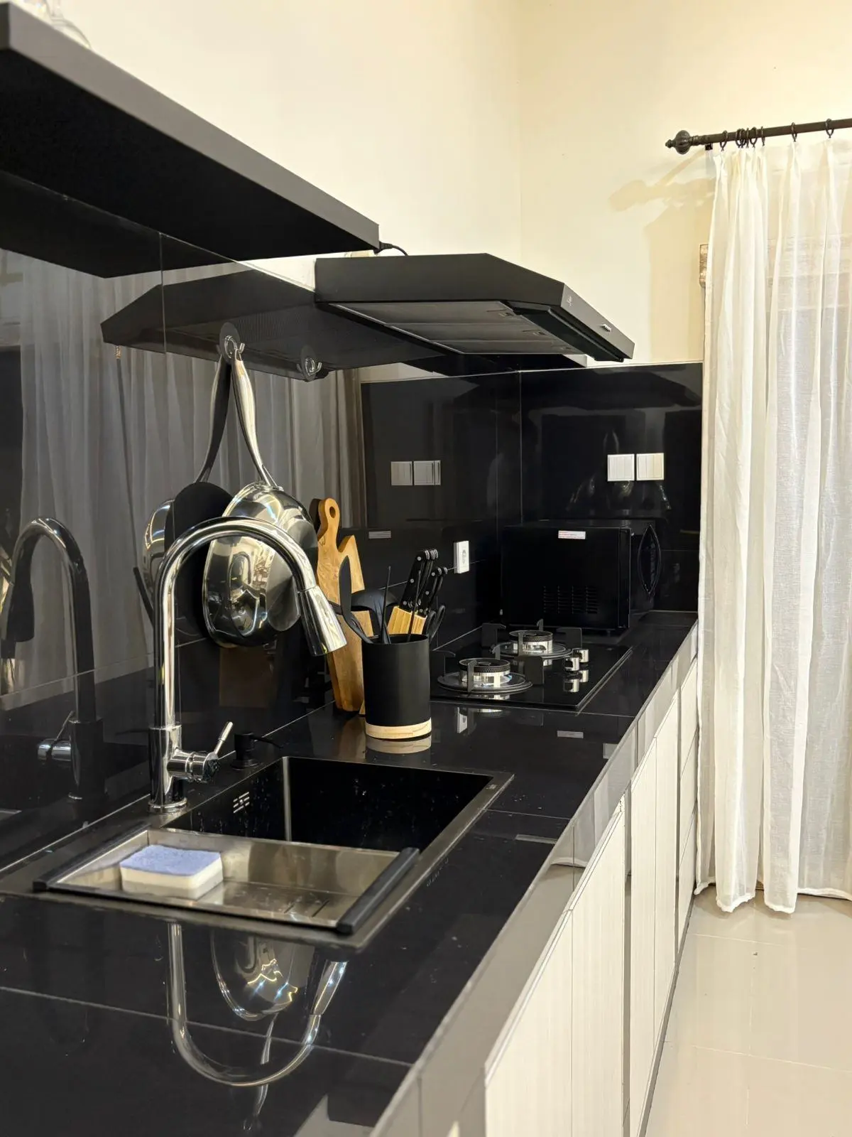 Seminyak 2 Bedroom with private pool — image 4