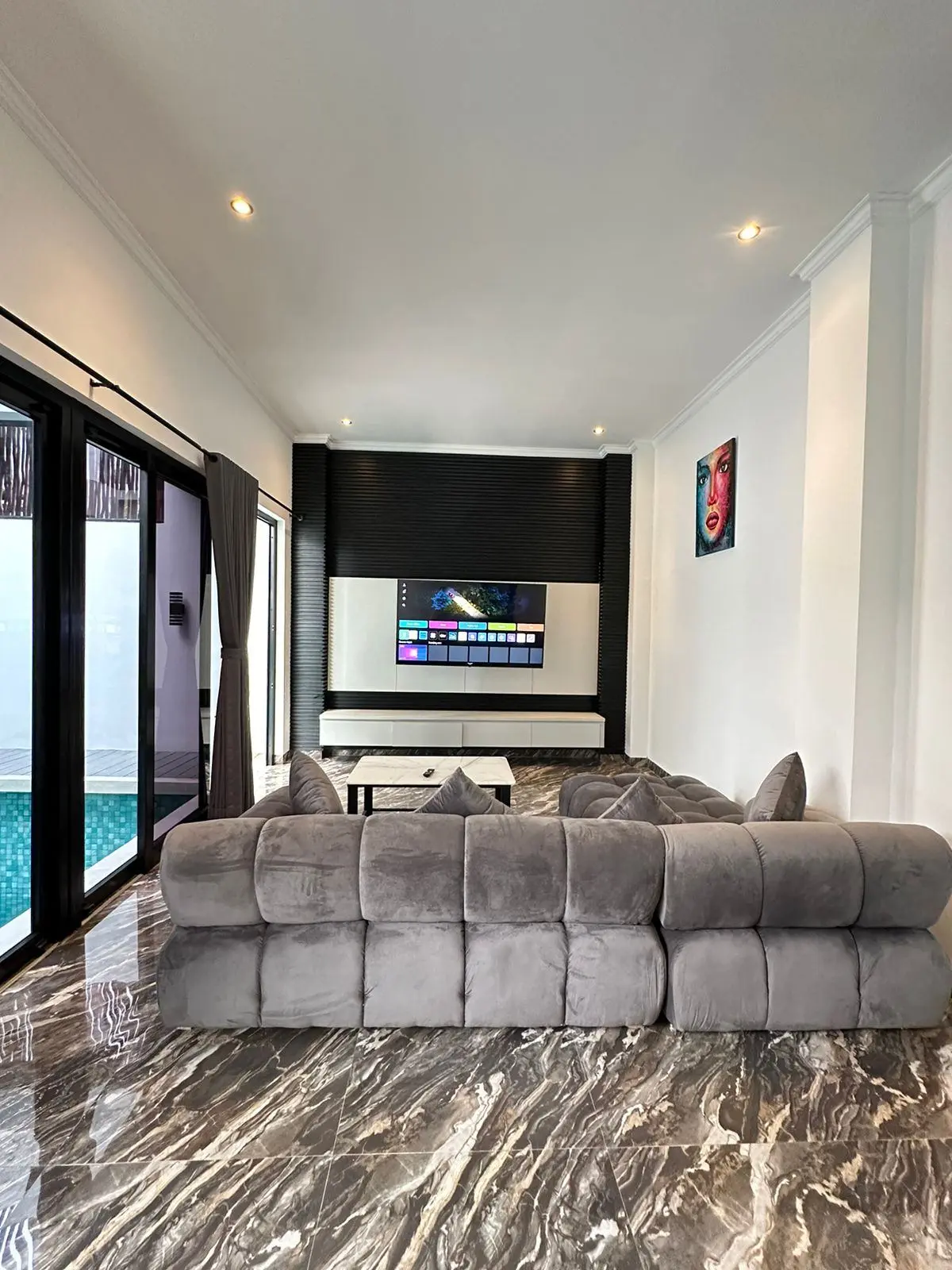 Luxury 3 Bedrooms Villa in Munggu near Tumbak Bayuh — image 4