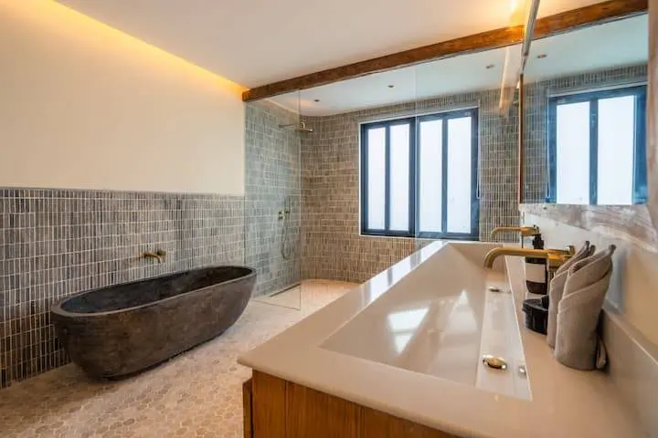 Canggu heart 4 bedroom — image 3