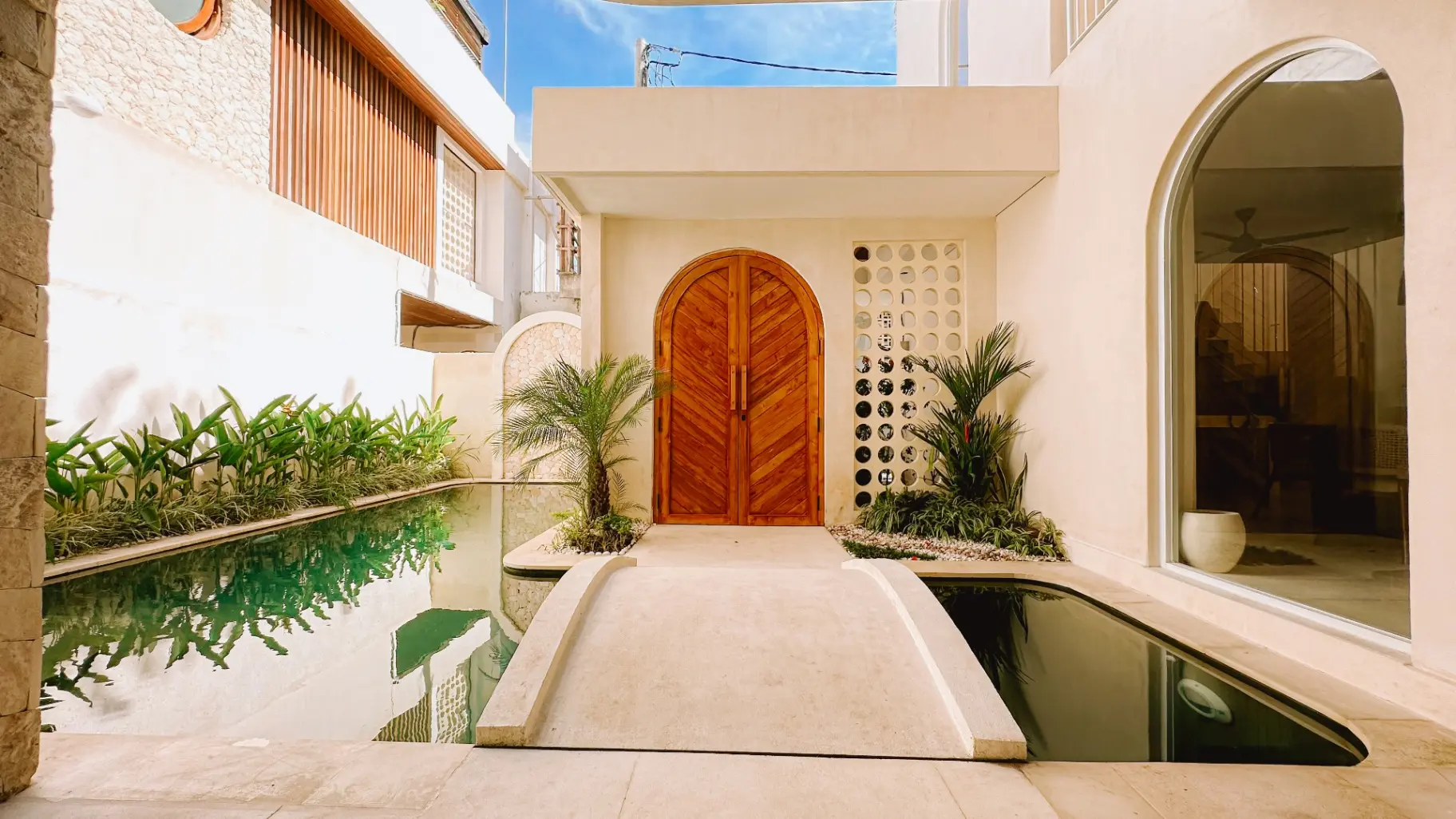 2BR Mediterranean Villa w/ Rooftop Patio
