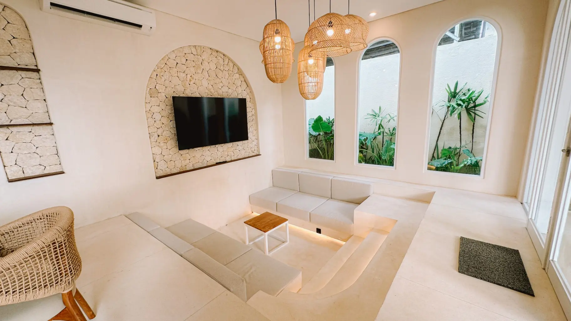 2BR Mediterranean Villa w/ Rooftop Patio — image 4