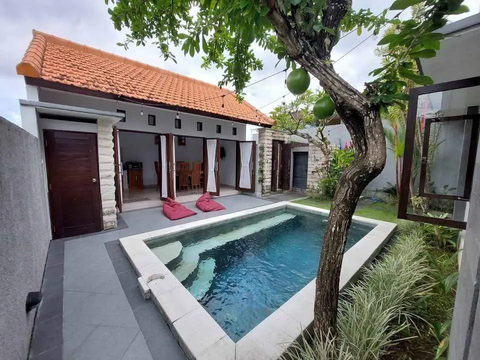 Modern 3 Bedrooms Villa in Pegending Canggu — image 2