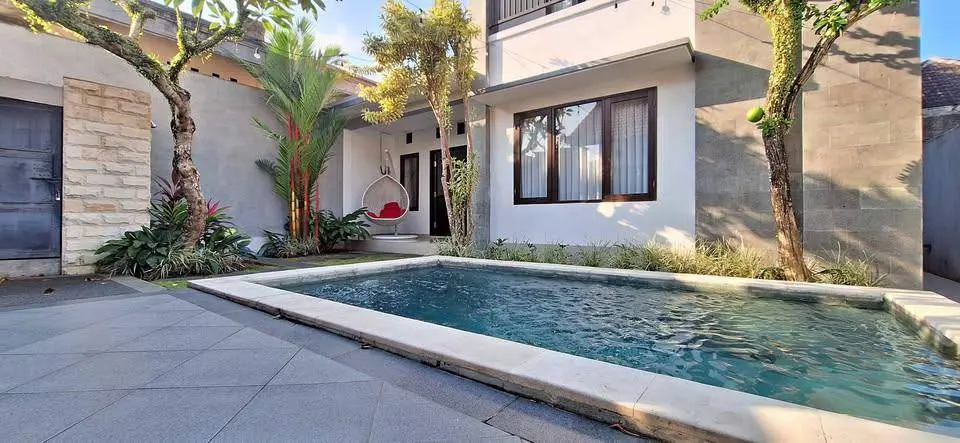 Modern 3 Bedrooms Villa in Pegending Canggu — image 1