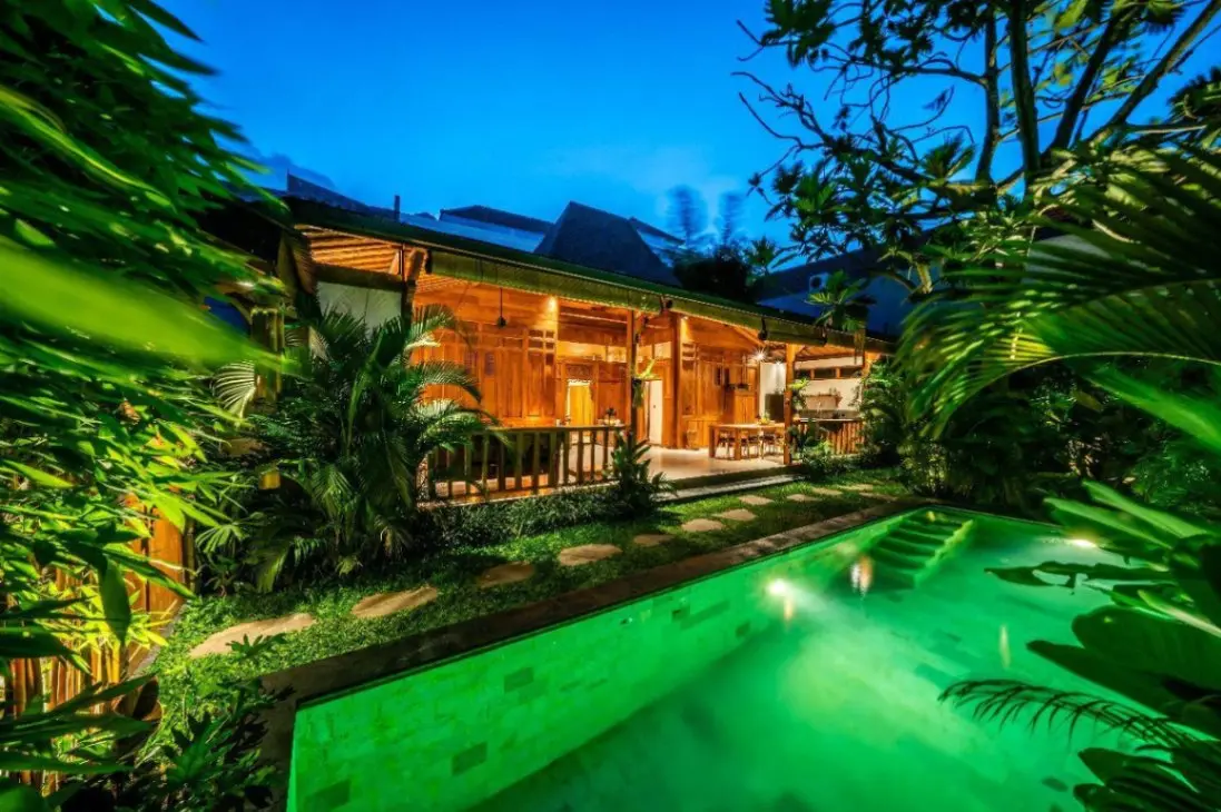 Modern Joglo 3 Bedrooms Villa in Babakan Canggu