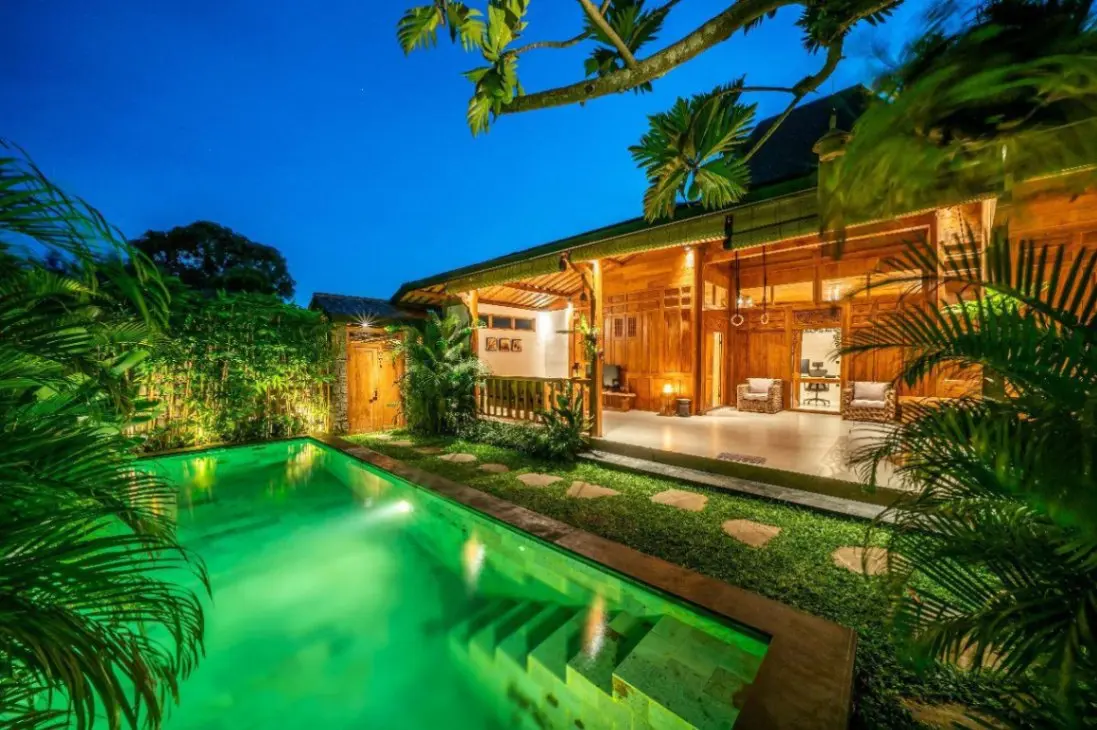 Modern Joglo 3 Bedrooms Villa in Babakan Canggu — image 1