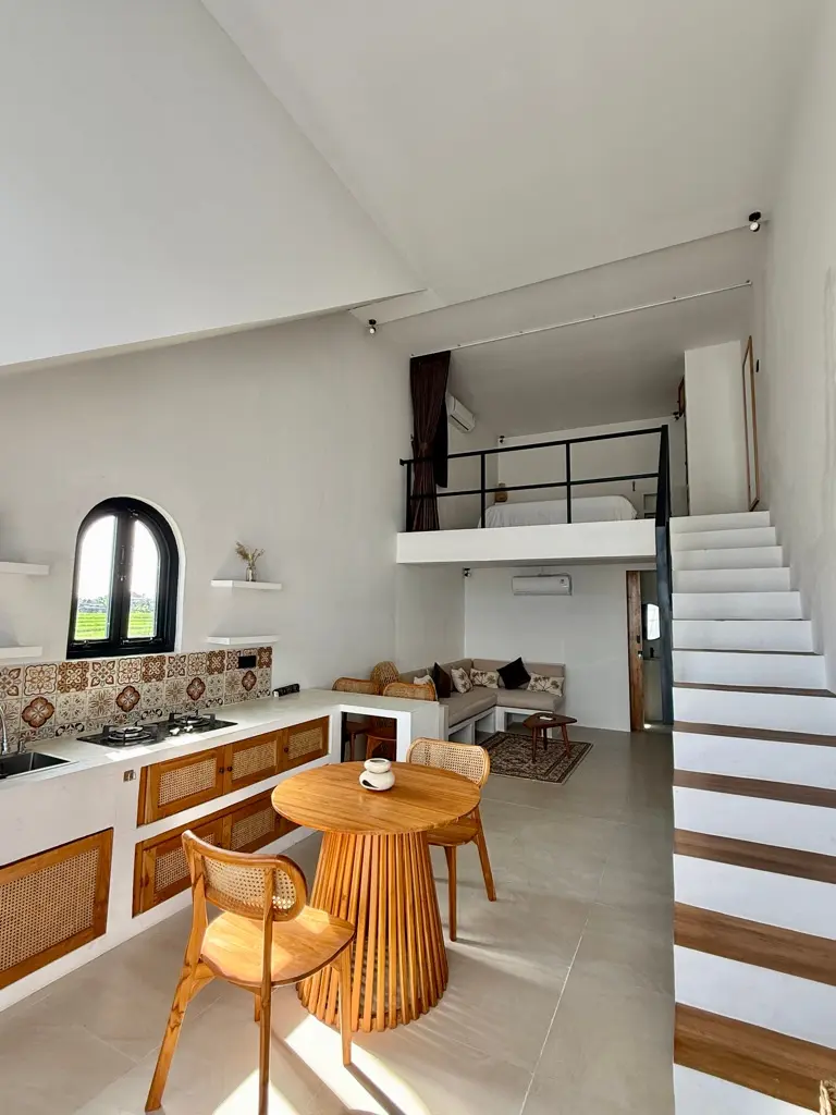 Private loft in Pererenan: stunning 360 rice field views — image 1