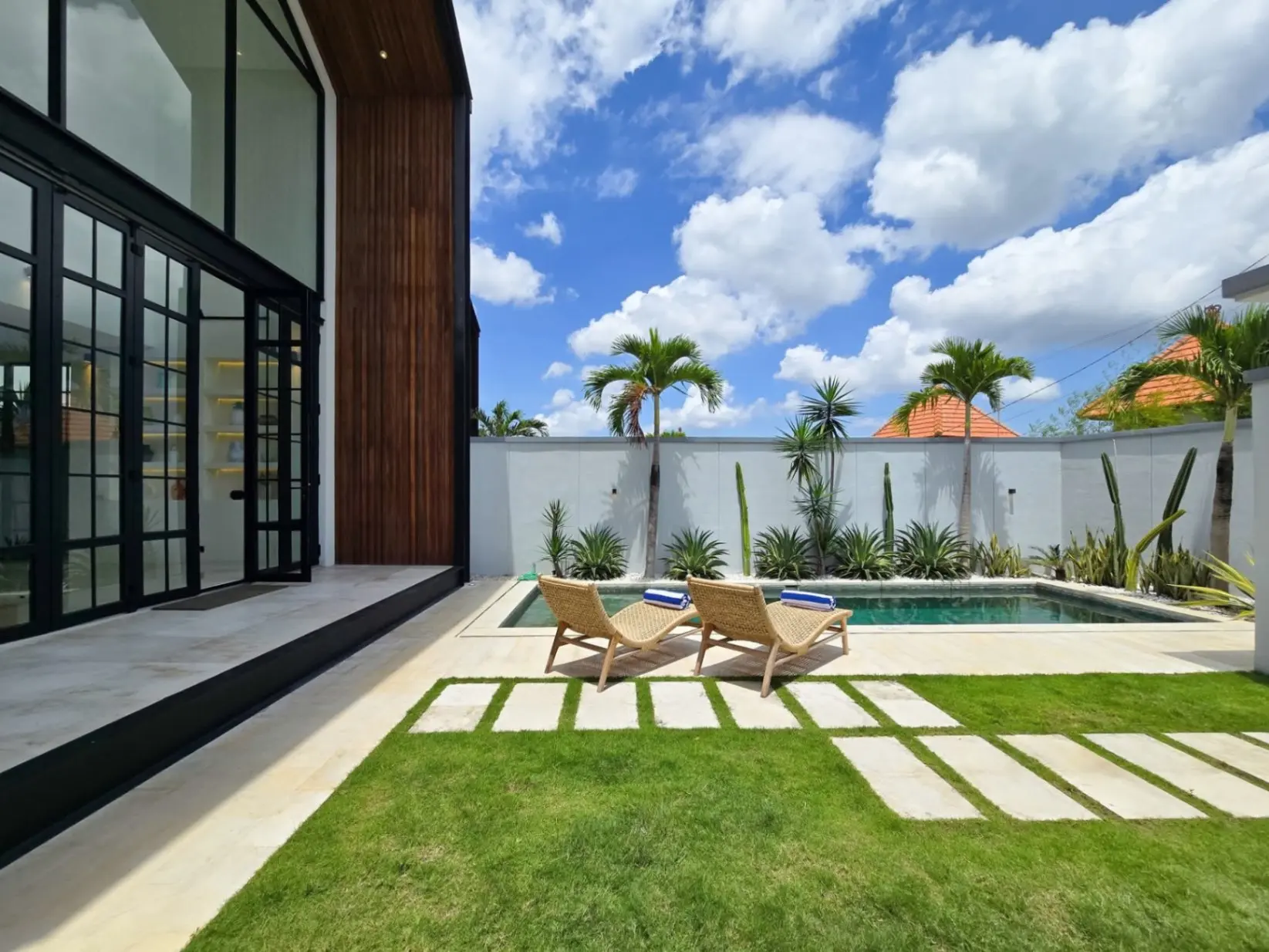 Tumbak bayuh 3 bedroom — image 3