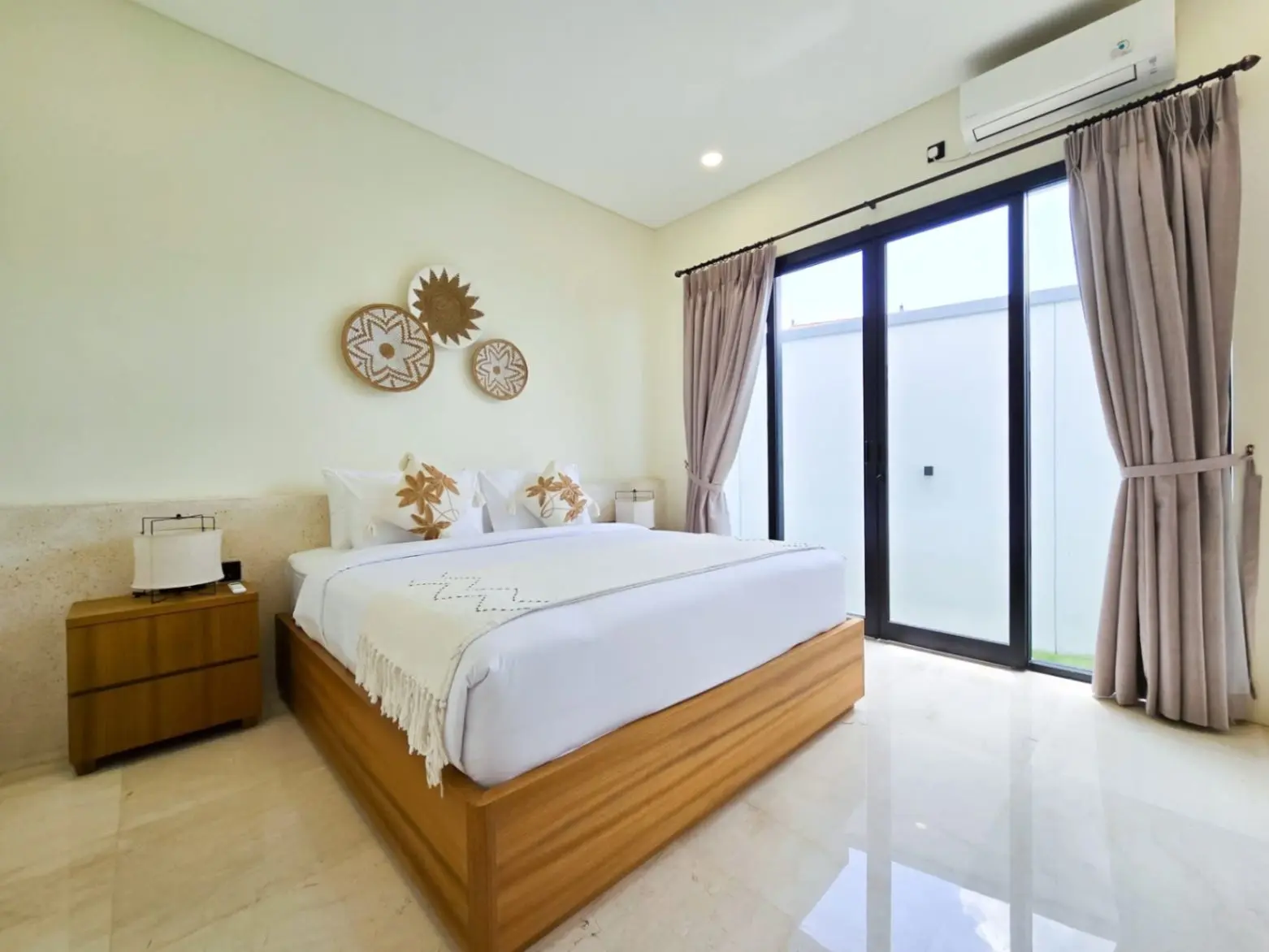 Tumbak bayuh 3 bedroom — image 2