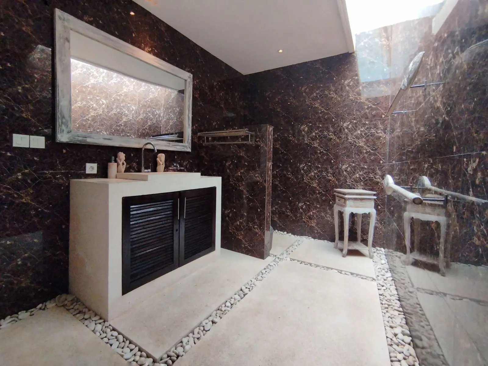 Stylish 2BR Villa w/ Office – Seminyak — image 3