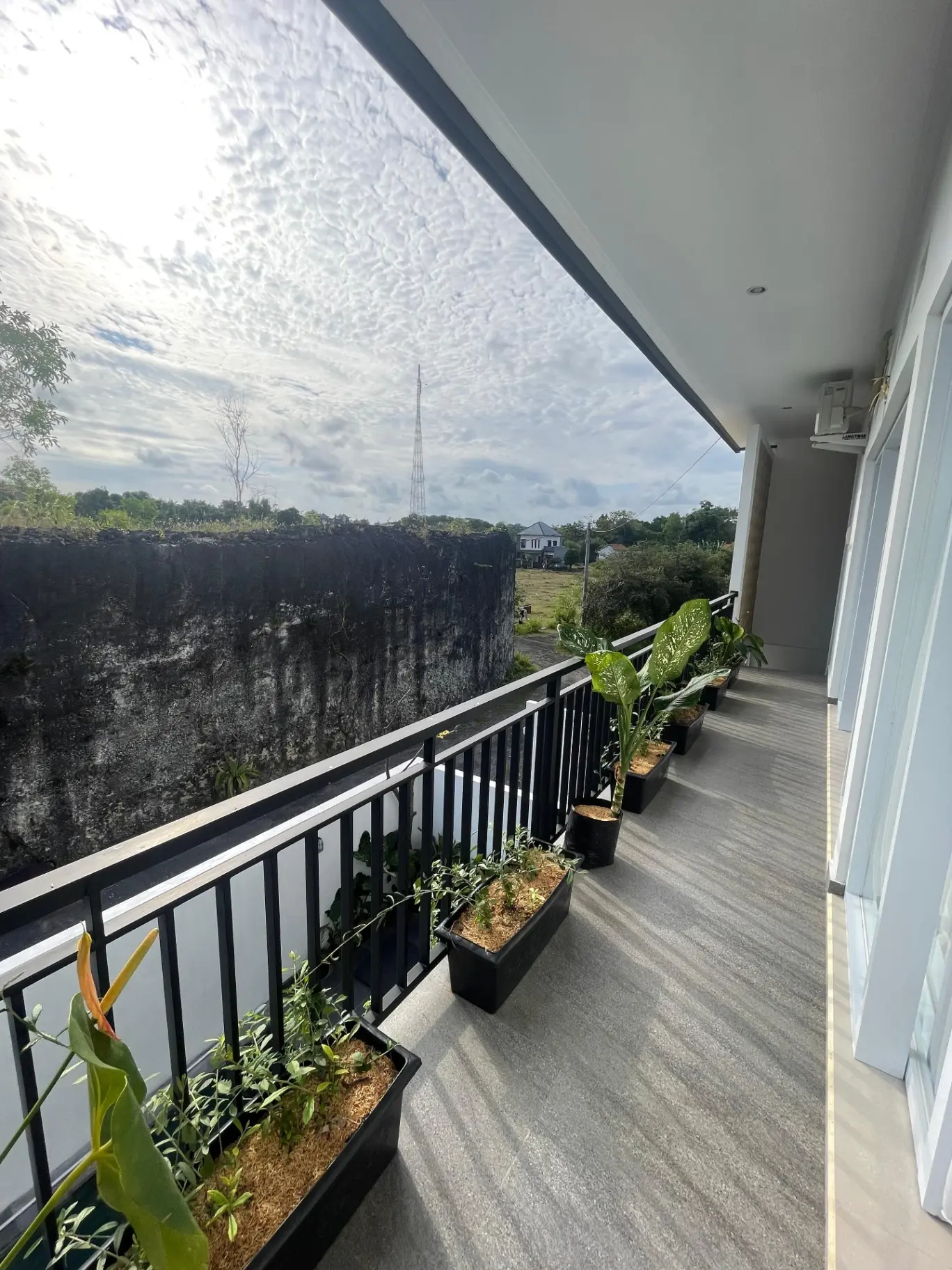 DO 420- Villa Tropical Modern Located in Quiet Area Kutuh — image 4
