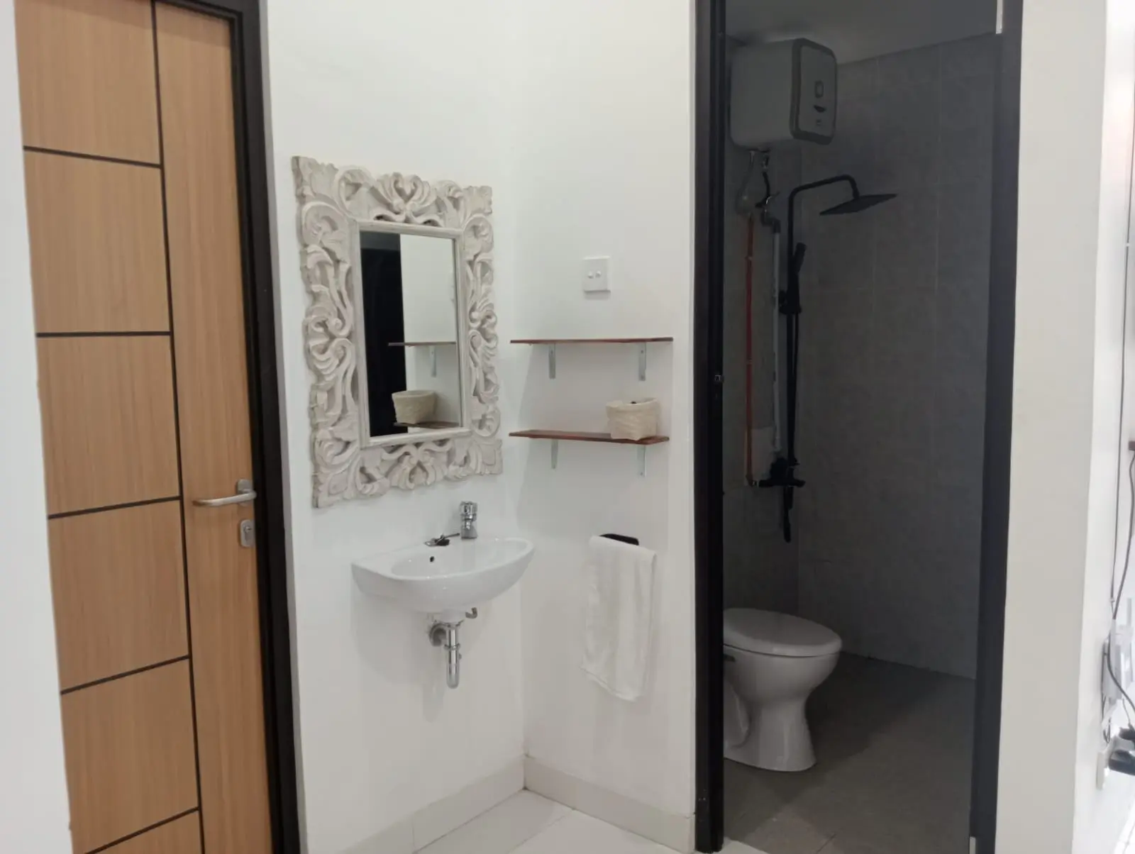 2 Bedroom House Kedungu — image 3