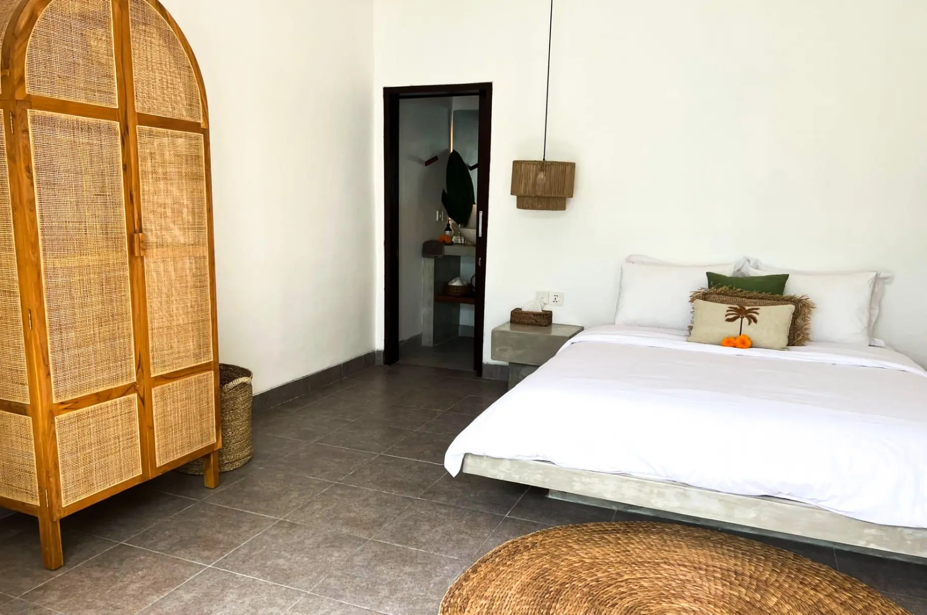 Villa JJ's - 3 Bedrooms Villa Canggu 4 mins from La Brisa Beach Club — image 4