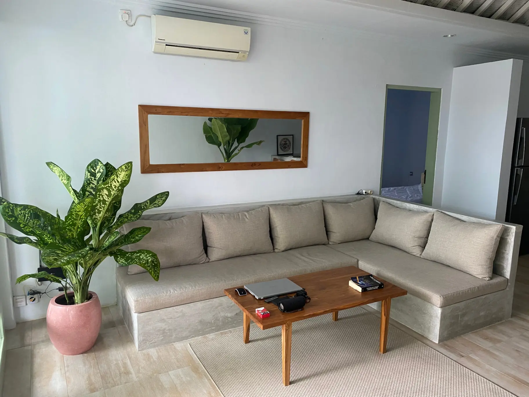 Quiet 3BR Villa w/ Garden + Great Access — image 1