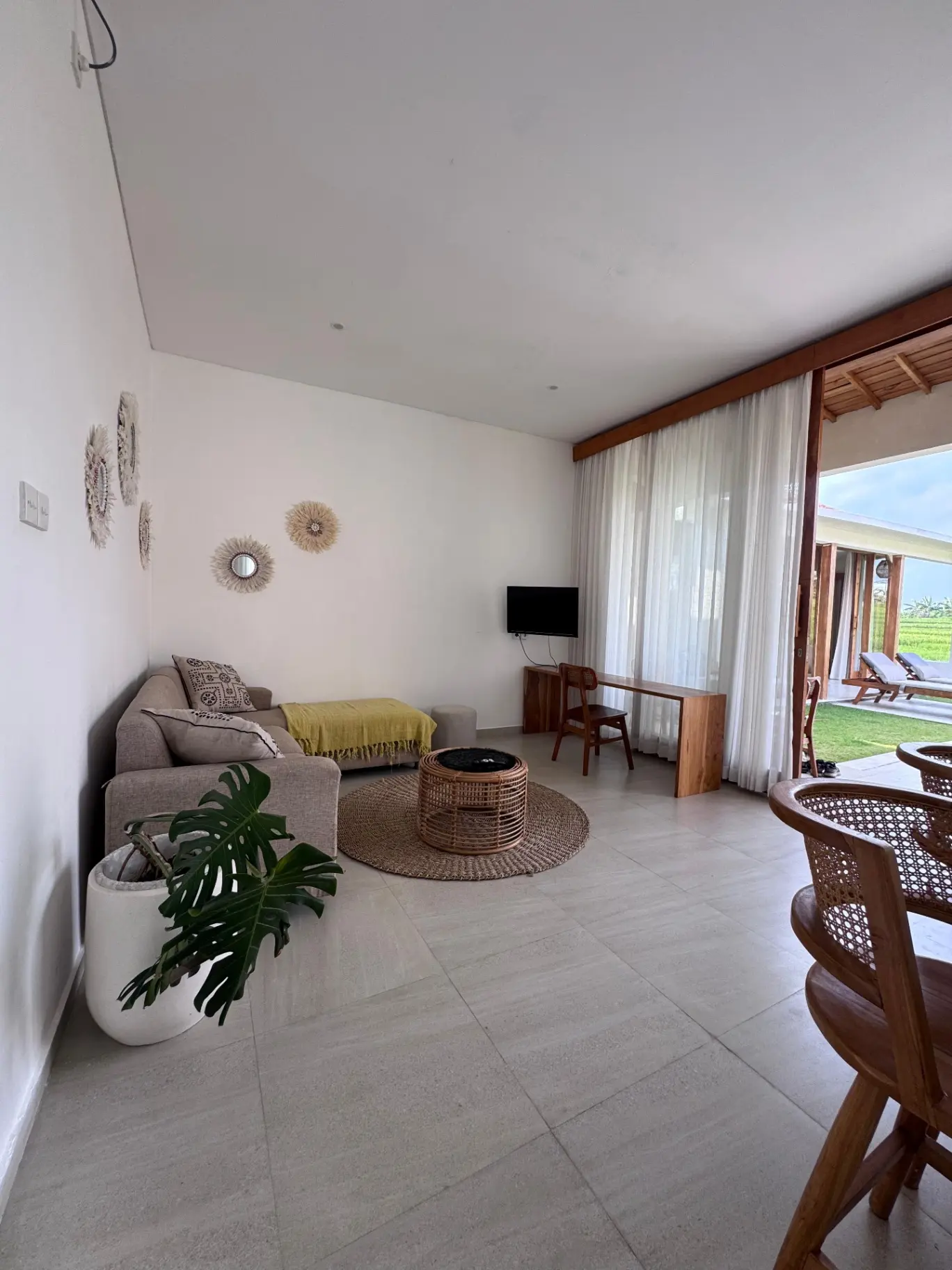Villa Paradis – 3-Bedroom Villa with Rice Field View in Cemagi — image 3