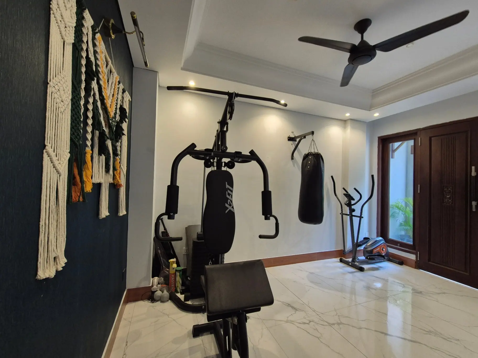 3BR Villa in Berawa w/ Rooftop & Office — image 2