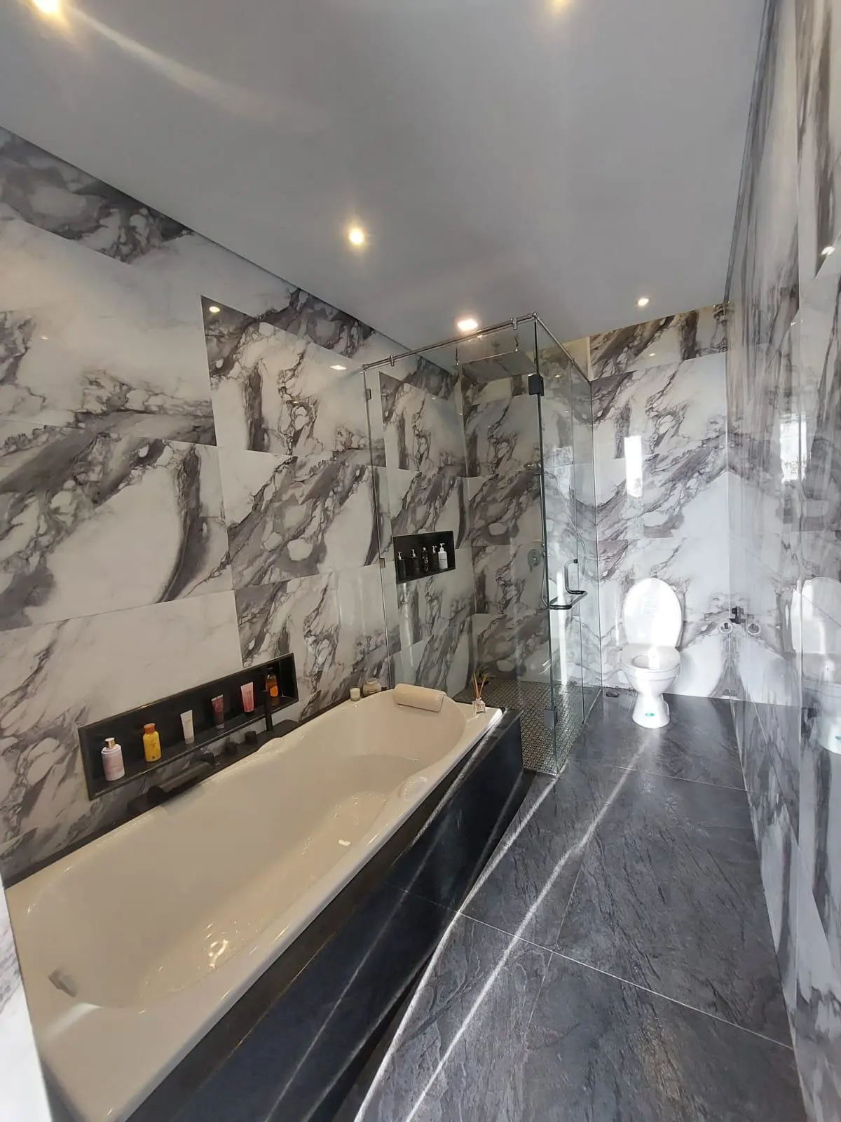 3BR Villa in Berawa w/ Rooftop & Office — image 3