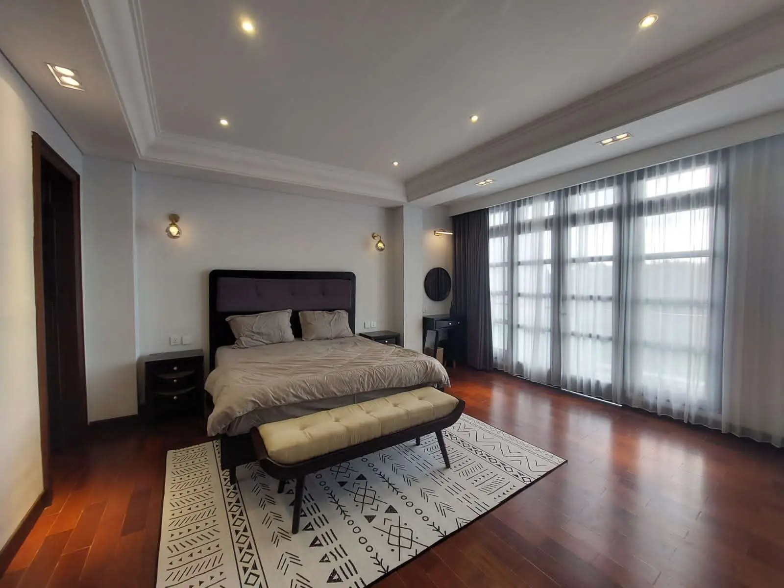 3BR Villa in Berawa w/ Rooftop & Office — image 4