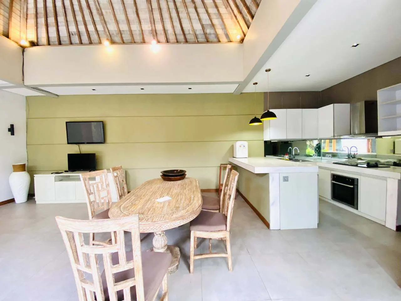 2 BEDROOM VILLA FULLY FURNISHED IN UMALAS - AF491 — image 3