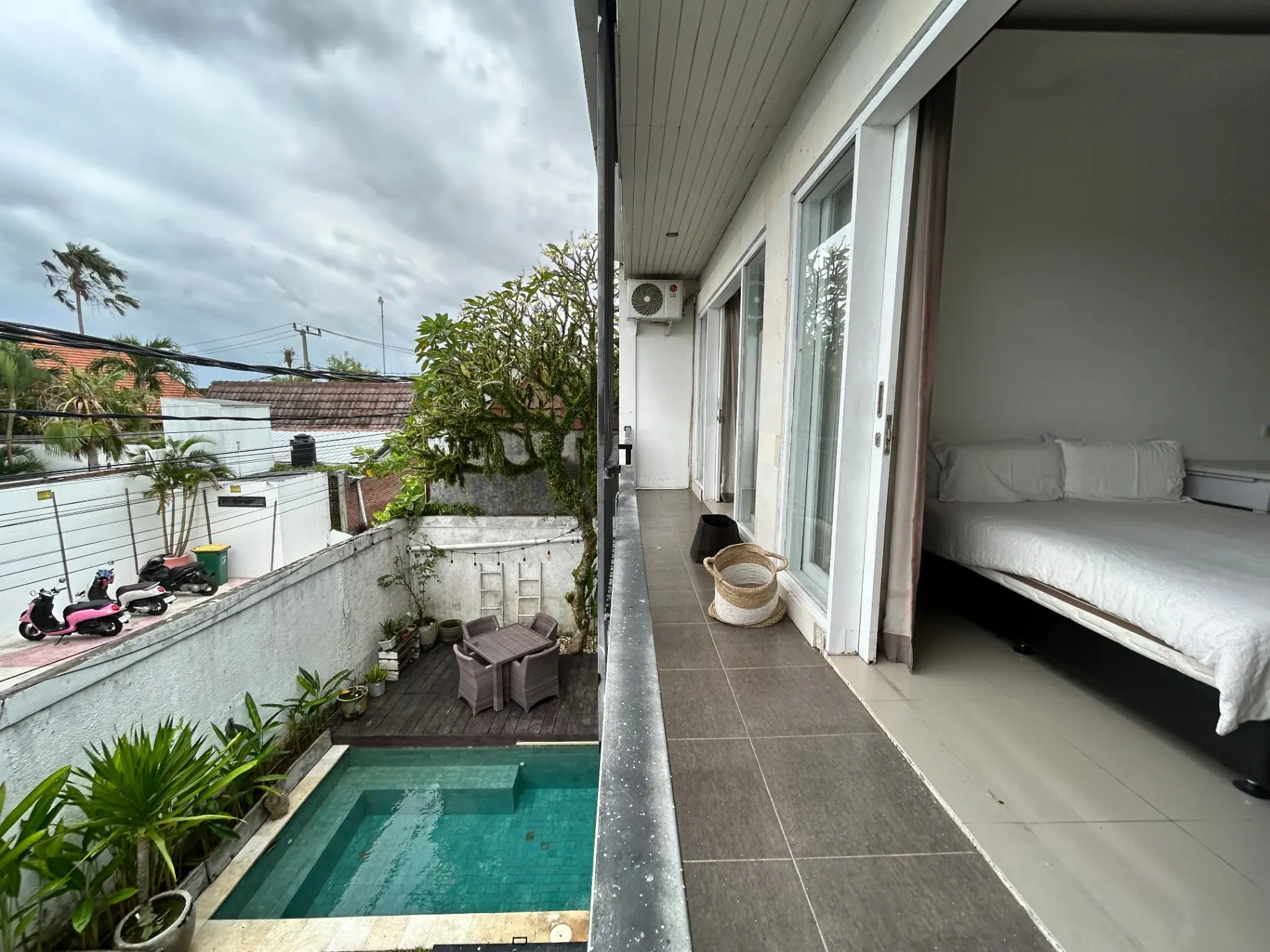 Stylish 2BR Villa w/ Rooftop Patio — image 1