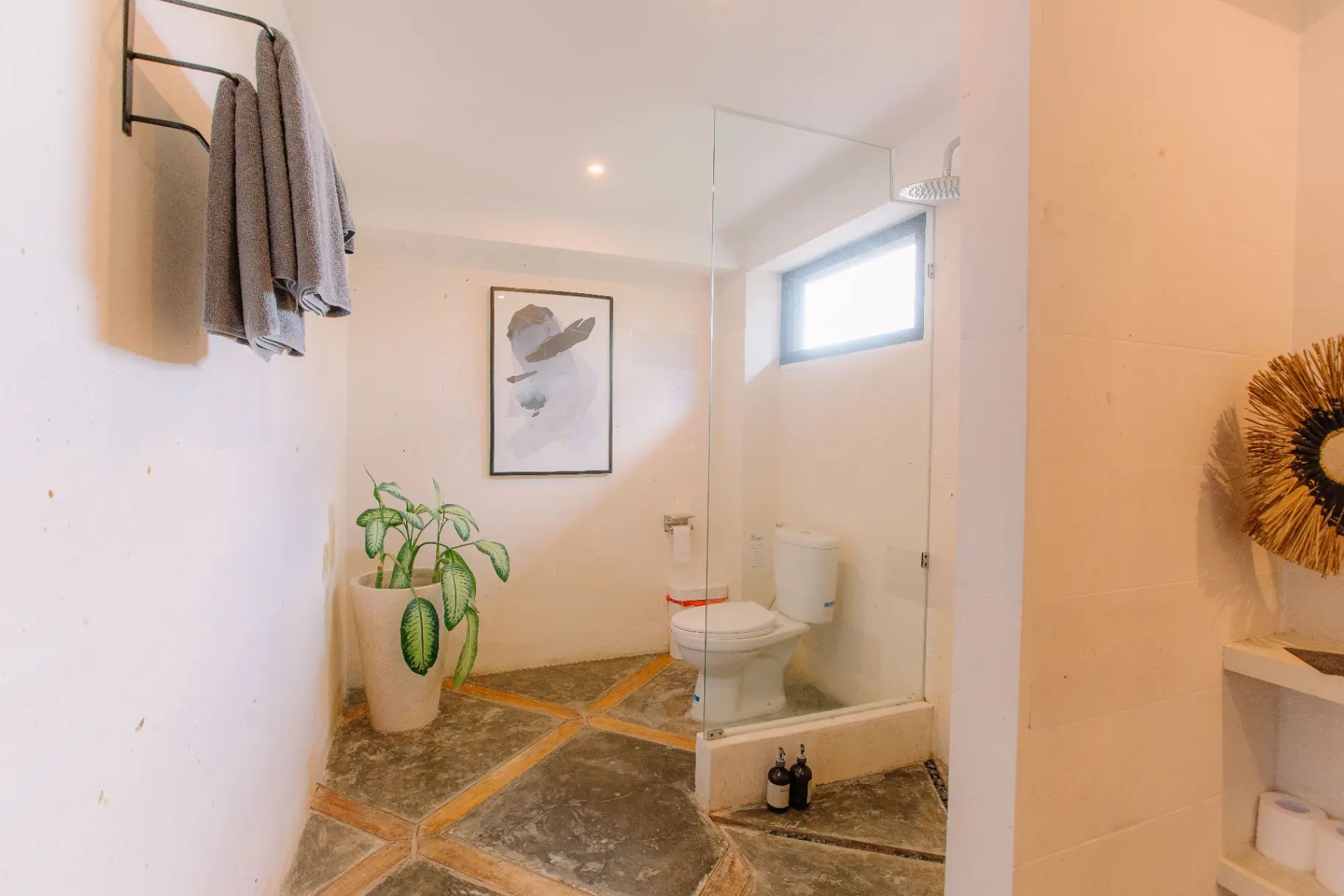 Modern 2-Bed Condo in Prime Canggu — image 2