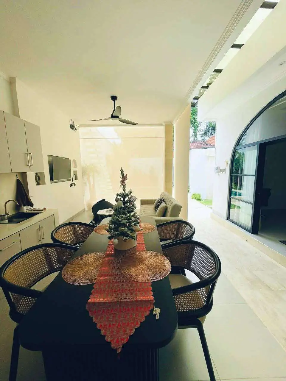 Pererenan 2-bedroom — image 1