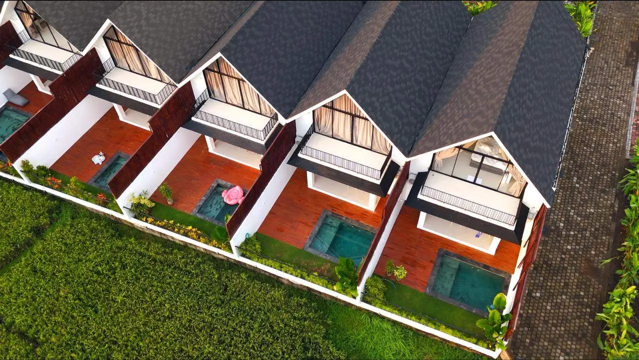 Six Stars Townhouse 2BR with Private Pool — image 1