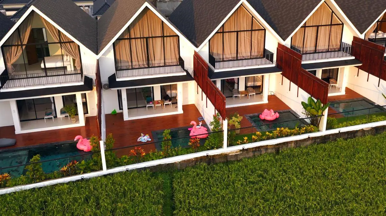 Six Stars Townhouse 2BR with Private Pool — image 2