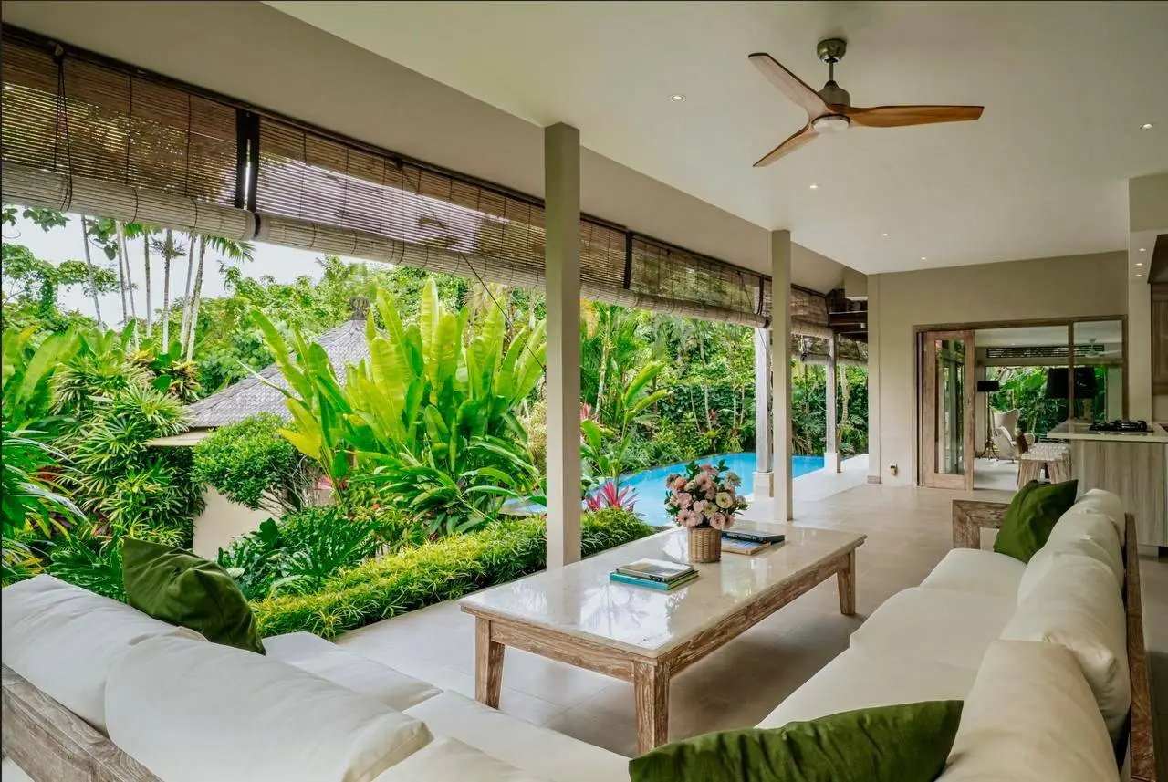 Huge 4br villa — image 1