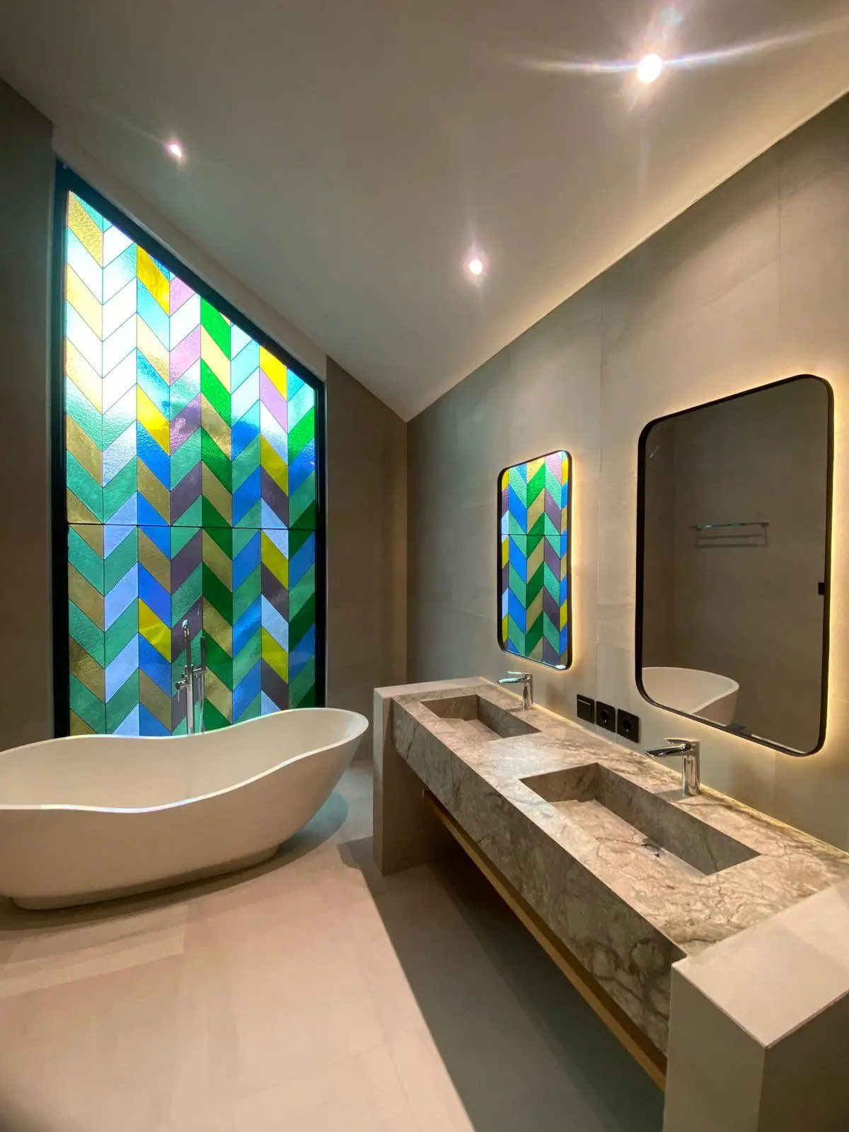 Luxury 4 br villa — image 3