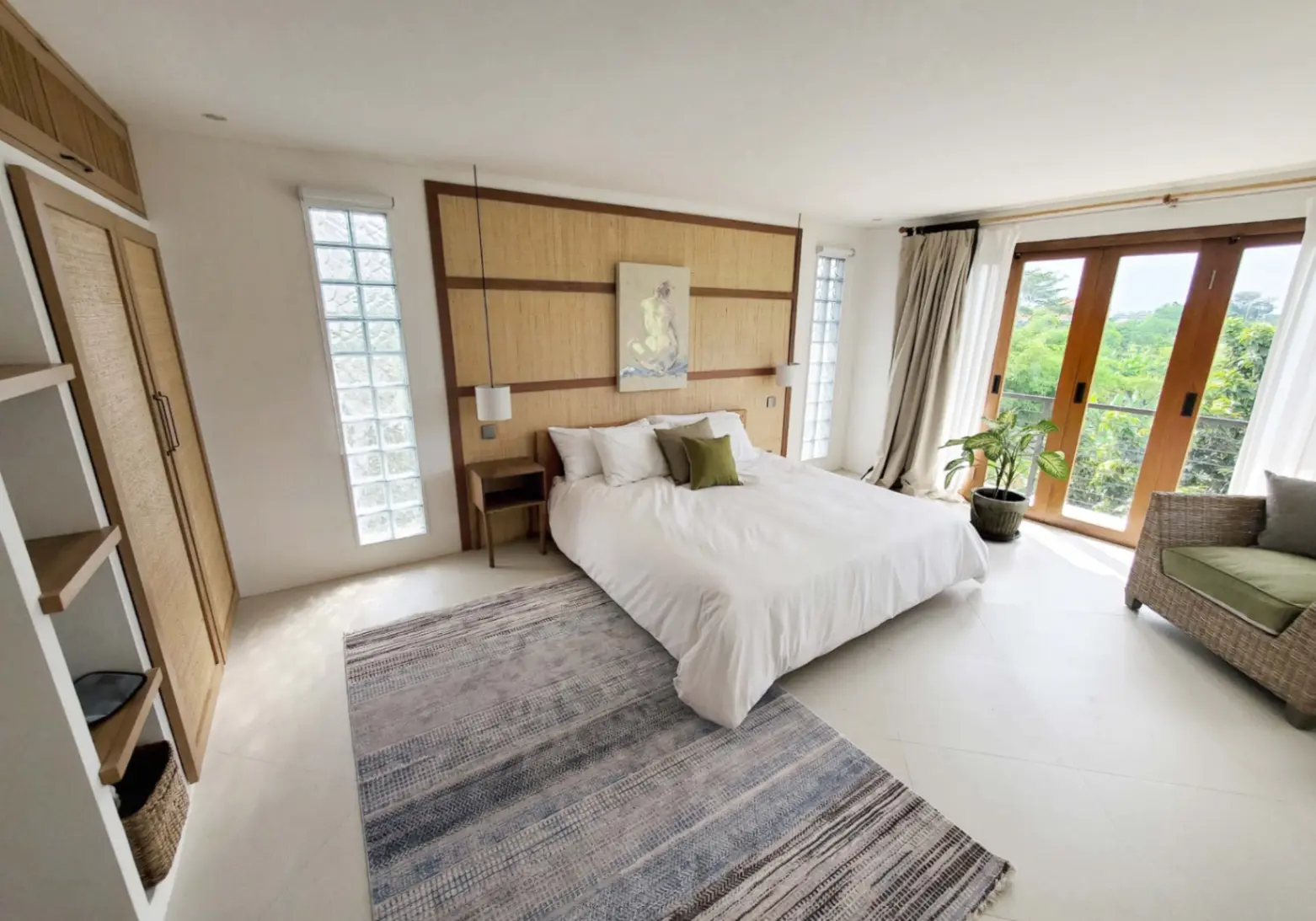 4 Bedroom in Padang Linjong Canggu! with Garden for Rent — image 1
