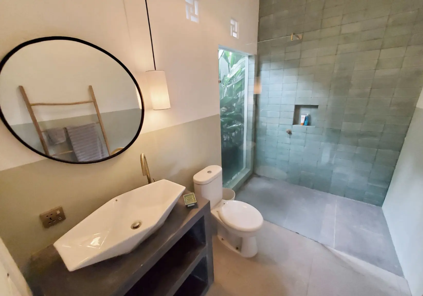 4 Bedroom in Padang Linjong Canggu! with Garden for Rent — image 4