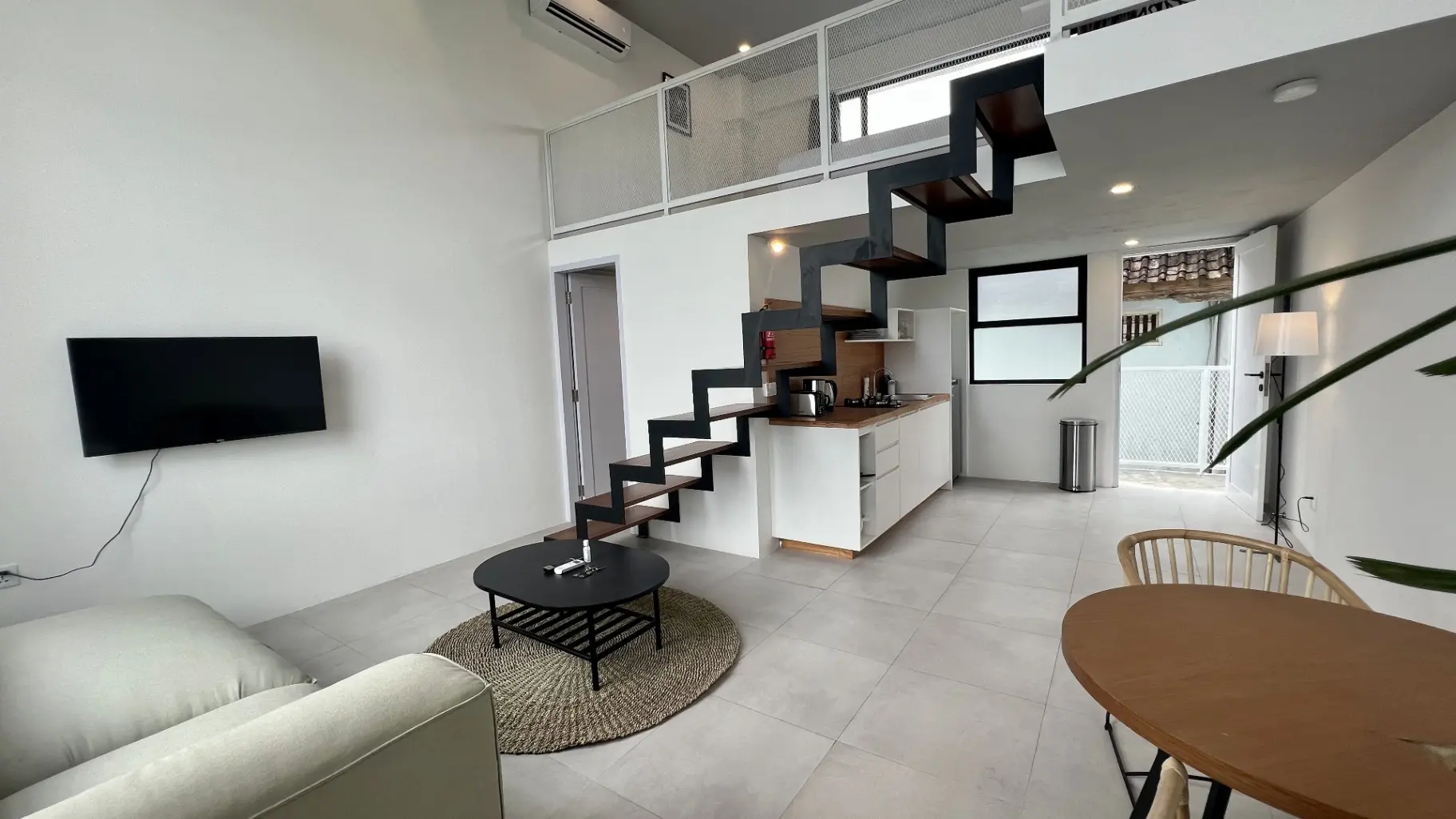 Modern 1 Bedroom Loft in Berawa — image 1