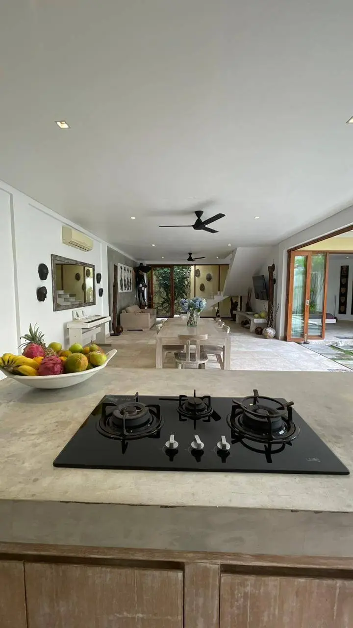 Villa Leasehold 24 Year 3 Bed In Berawa Canggu Bali CN-3523 — image 1