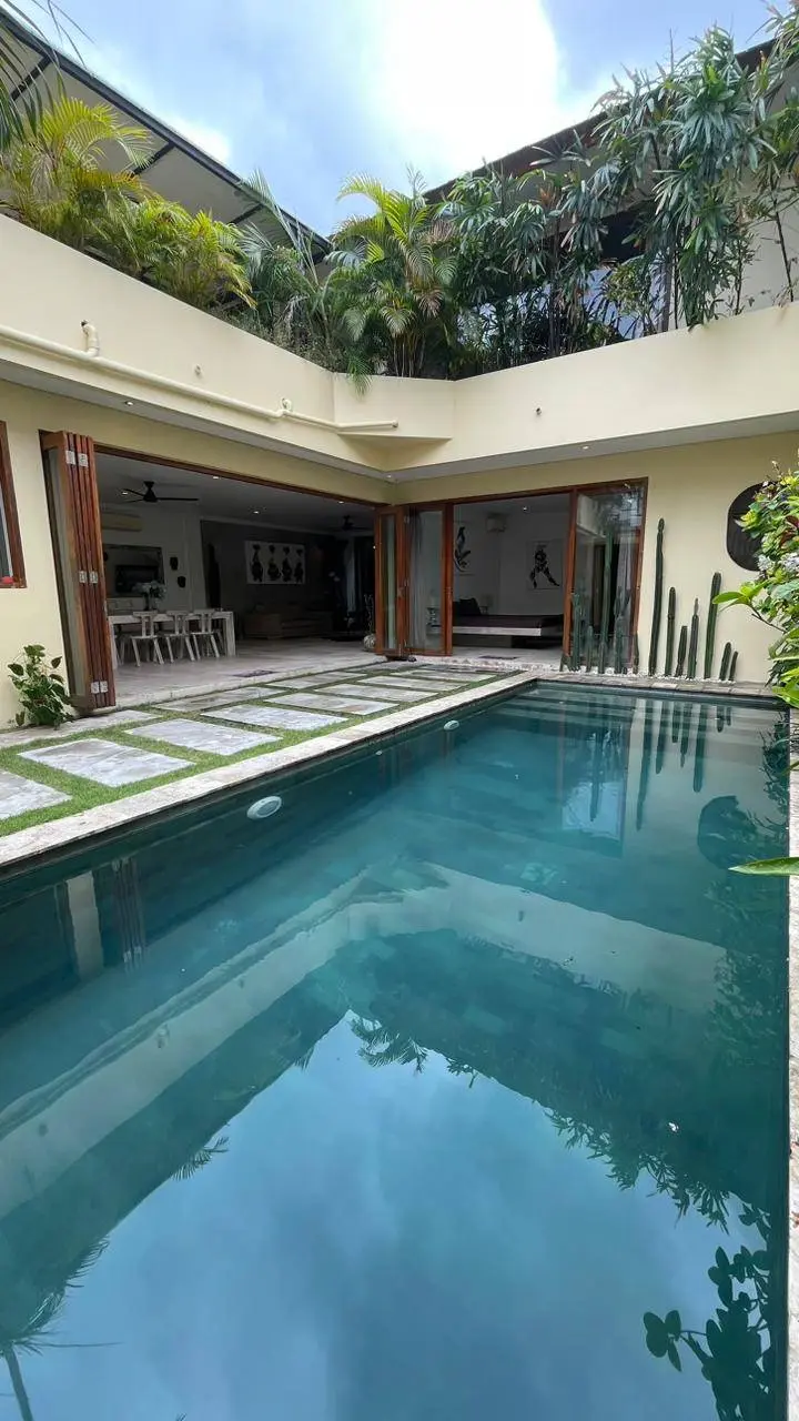 Villa Leasehold 24 Year 3 Bed In Berawa Canggu Bali CN-3523