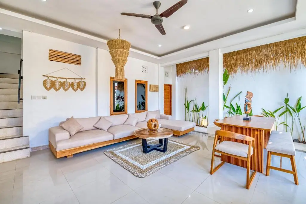 Villa For Rent Astana 9 Bed PererenanCanggu EK-2511 — image 4