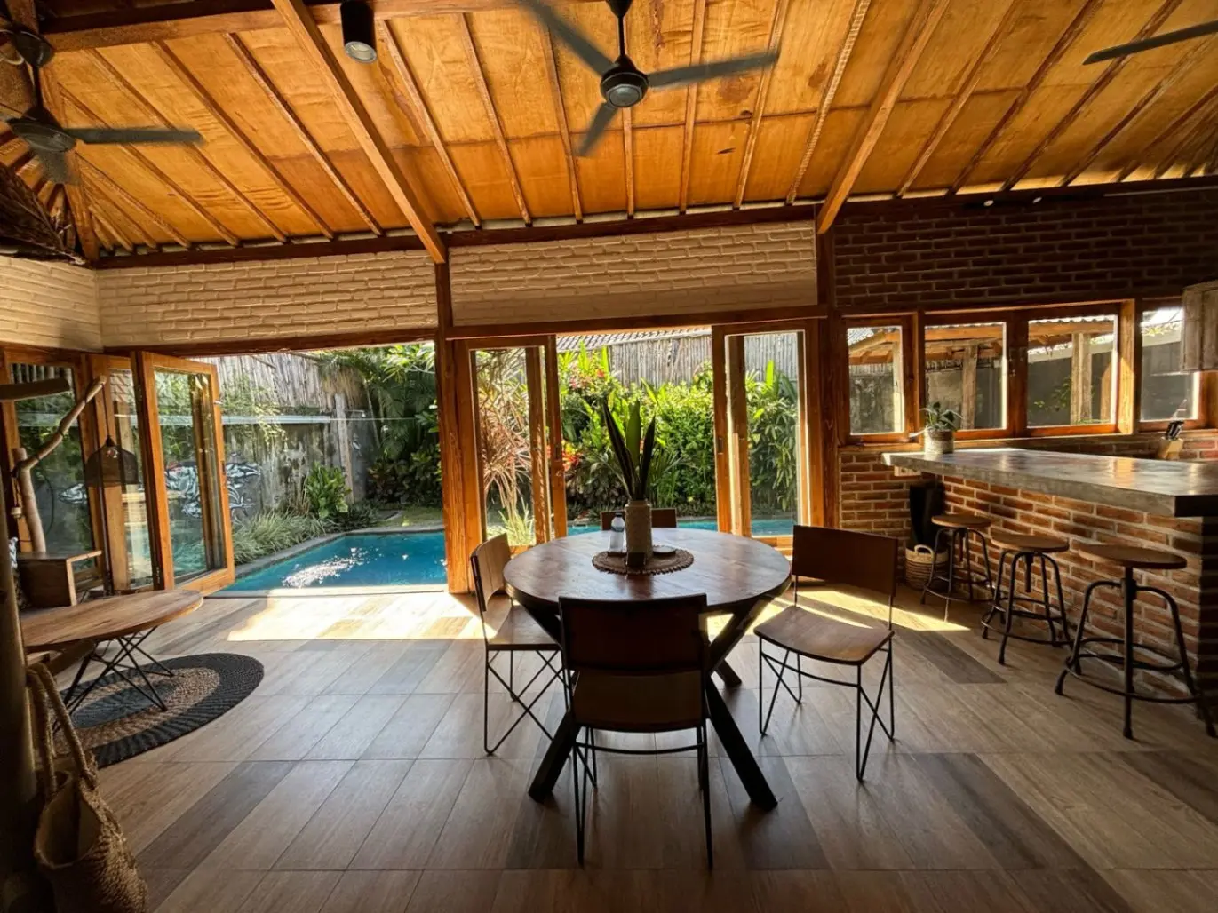 Villa For Rent 3 Bed Jln Munduk Batu Belah Pererenan EK-3050 — image 3