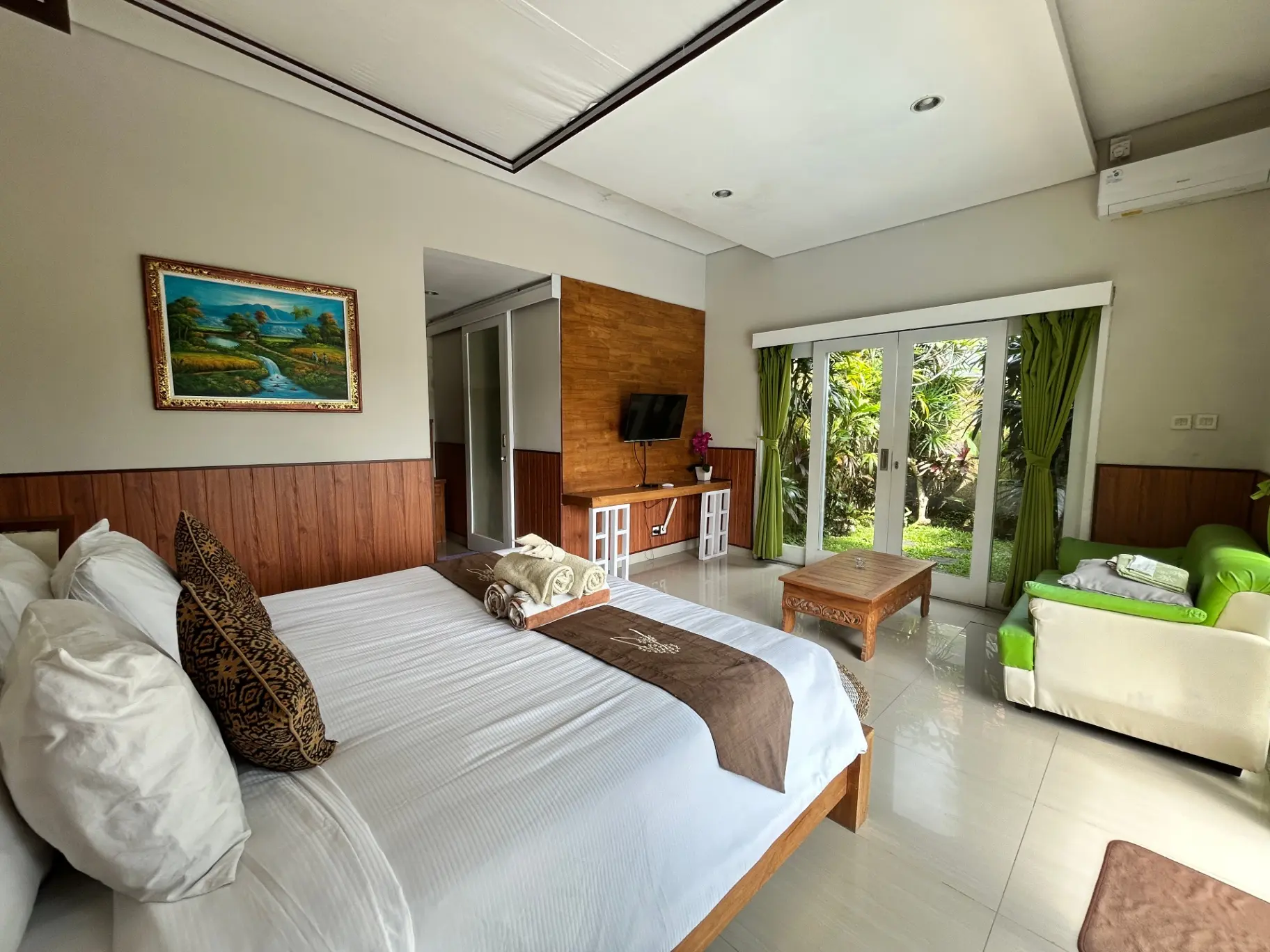 Serene 2BR Jungle-View Villa — image 3