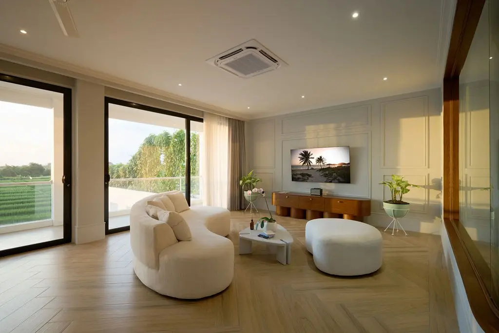 LUXURY GEORGIAN VILA WITH RICE FIELD VIEW IN CANGGU — image 2