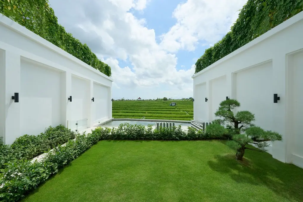 LUXURY GEORGIAN VILA WITH RICE FIELD VIEW IN CANGGU