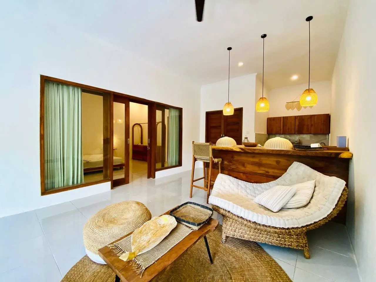 FULLY FURNISHED 3-BEDROOM VILLA IN PERERENAN SEMPOL — image 4