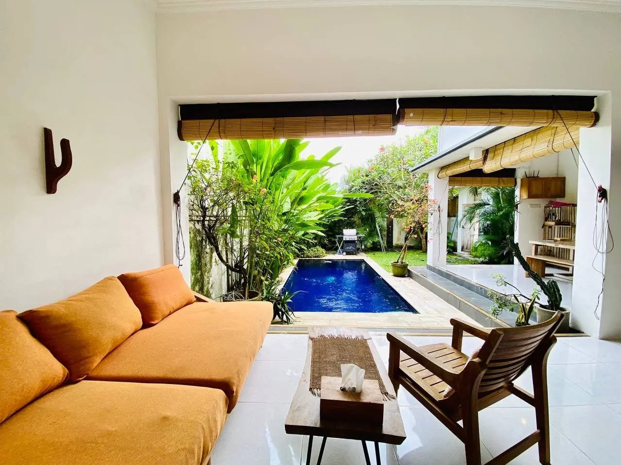 FULLY FURNISHED 3-BEDROOM VILLA IN PERERENAN SEMPOL — image 2