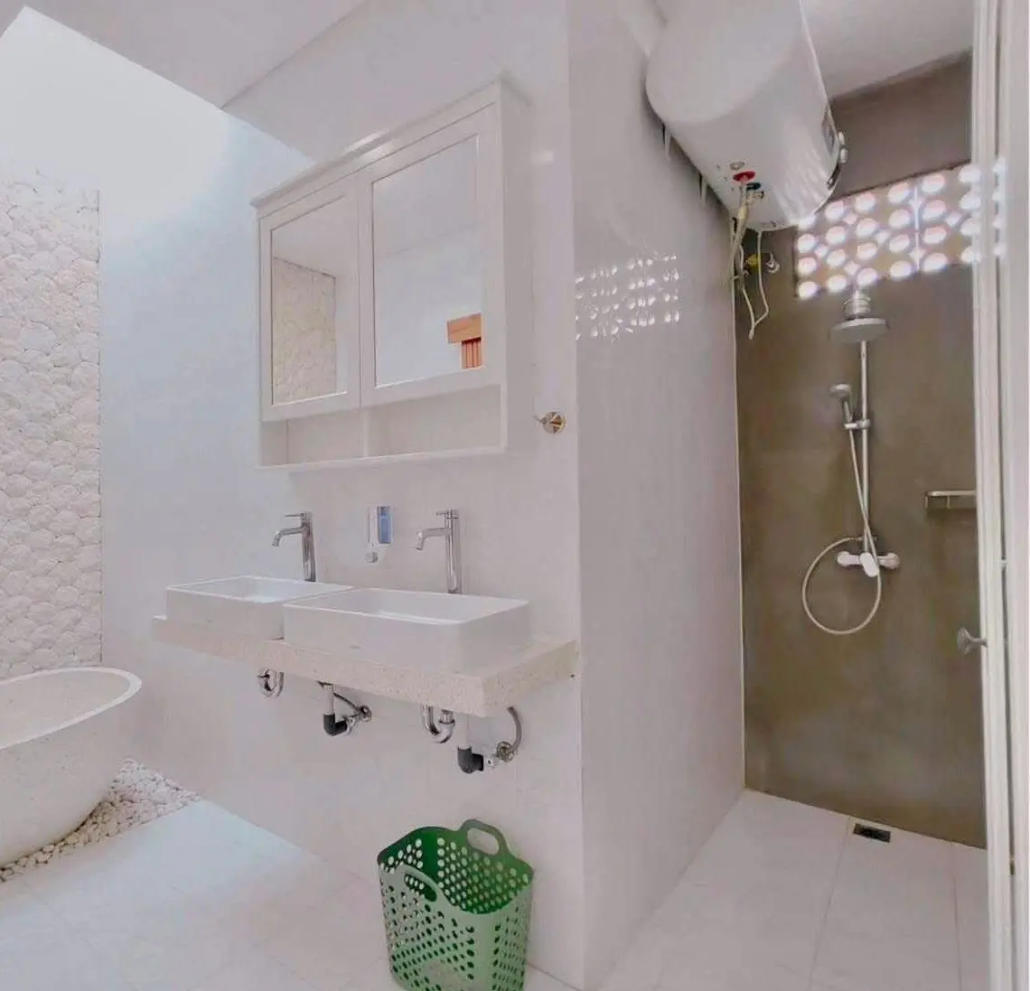 Kerobokan 2-bedroom — image 3