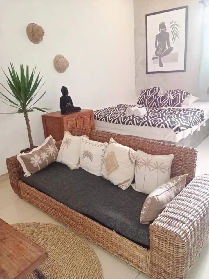 Seminyak Beach Studio Apartment w/ private garden wifi & aircon. Pet friendly.