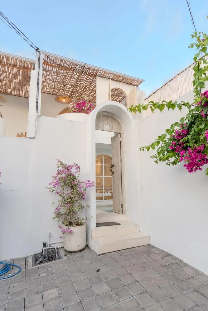 Awesome 2 Bedrooms Villa Berawa — image 2