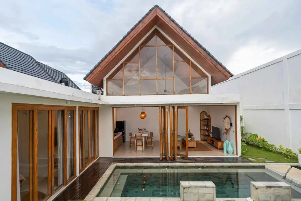 Modern 2 Bedrooms Villa in Kerobokan — image 1