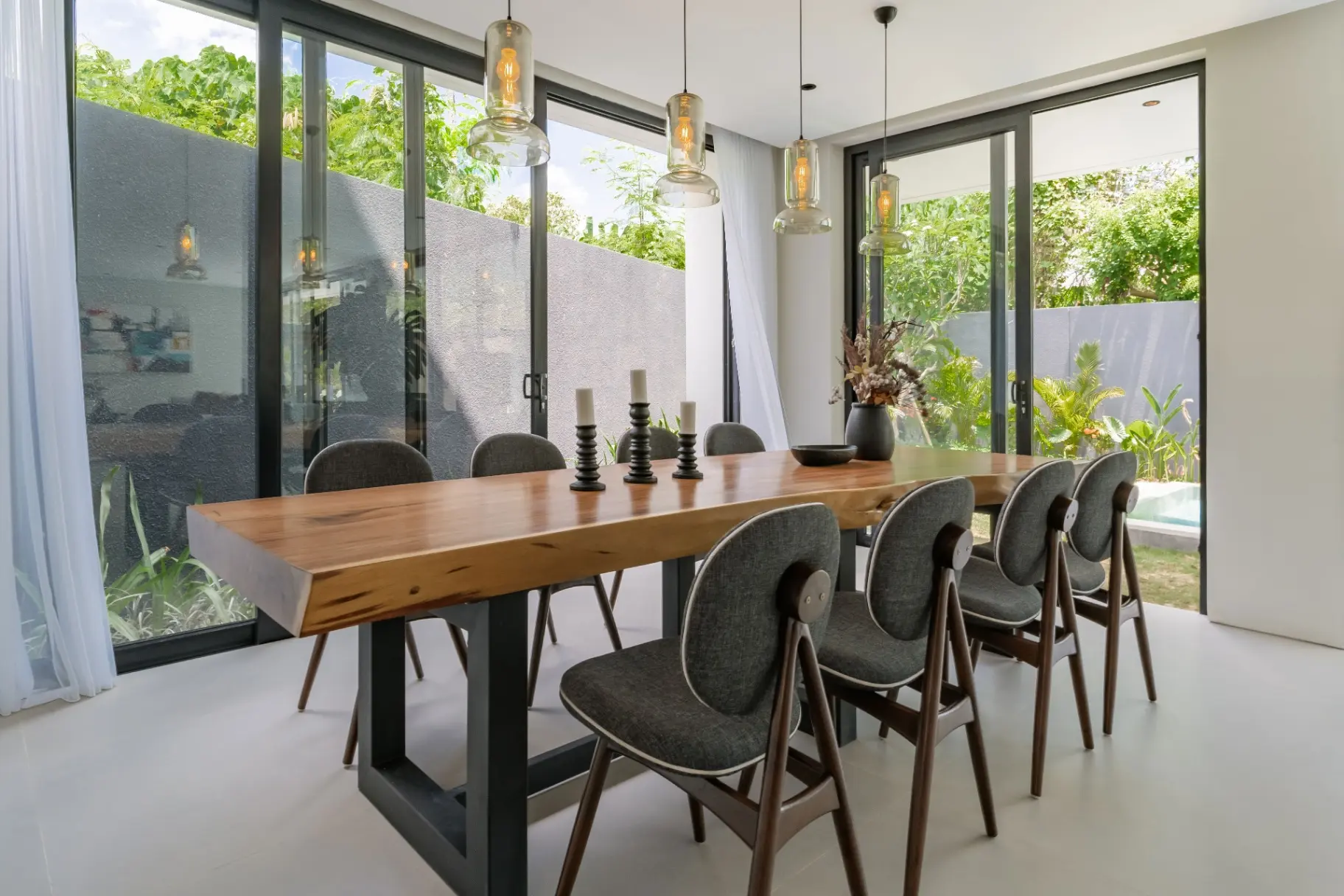 5-bedroom Stunning Modern Villa — Steps Away from Pererenan Beach — image 3