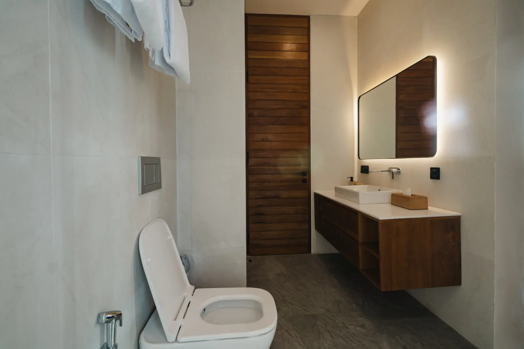 Villa Luxury For Rent 3 Bed In CangguBadung Bali EK-3538 — image 3
