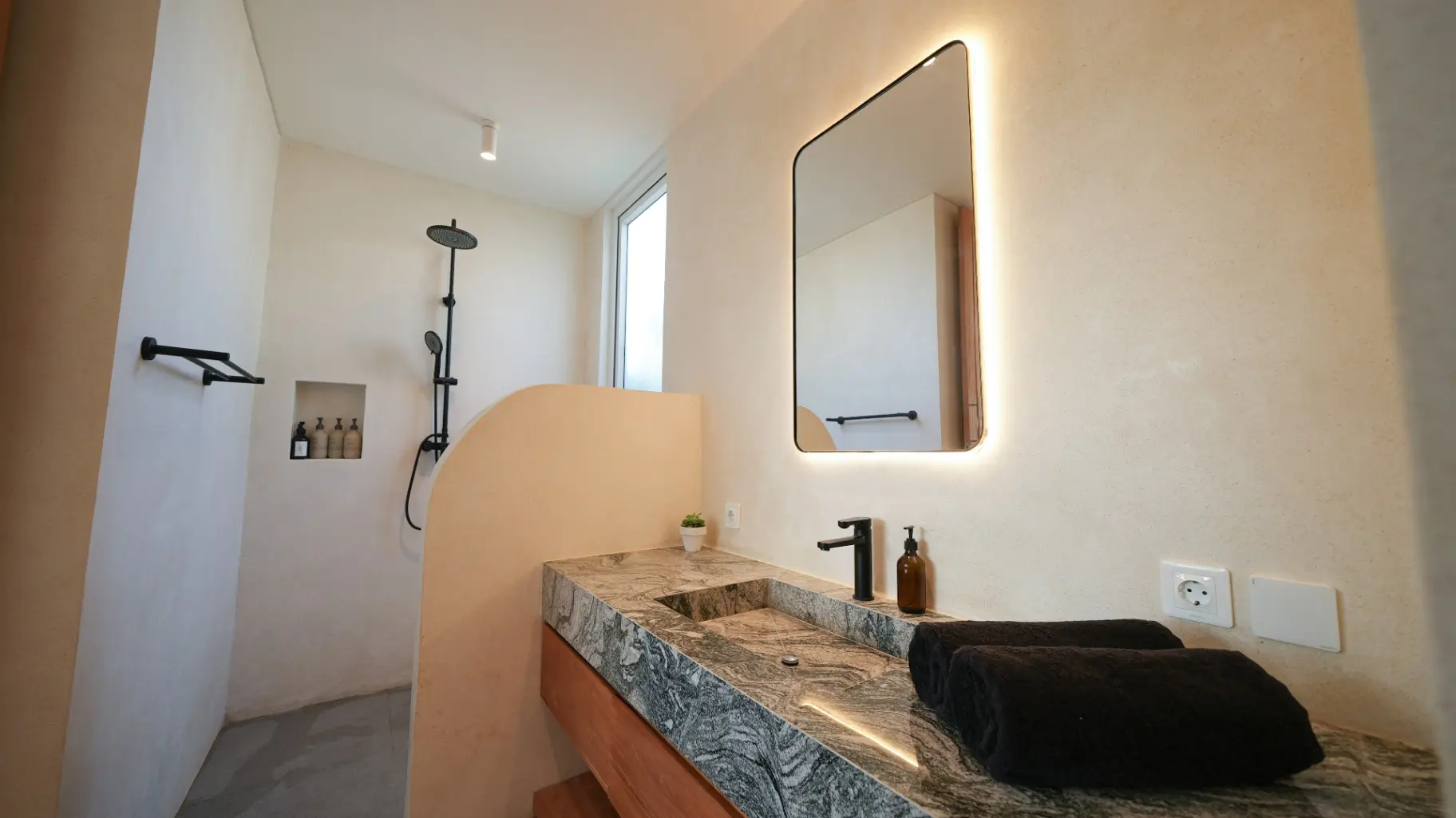 2-Bedroom Villa with Peaceful Residential Setting in Kedungu — image 4