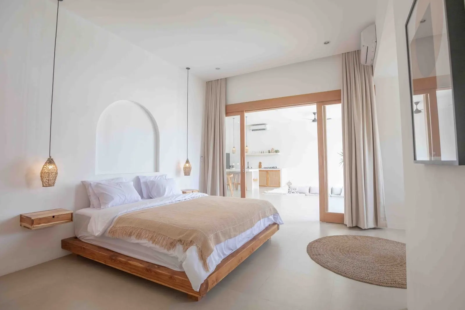 3 bedroom in pererenan — image 3