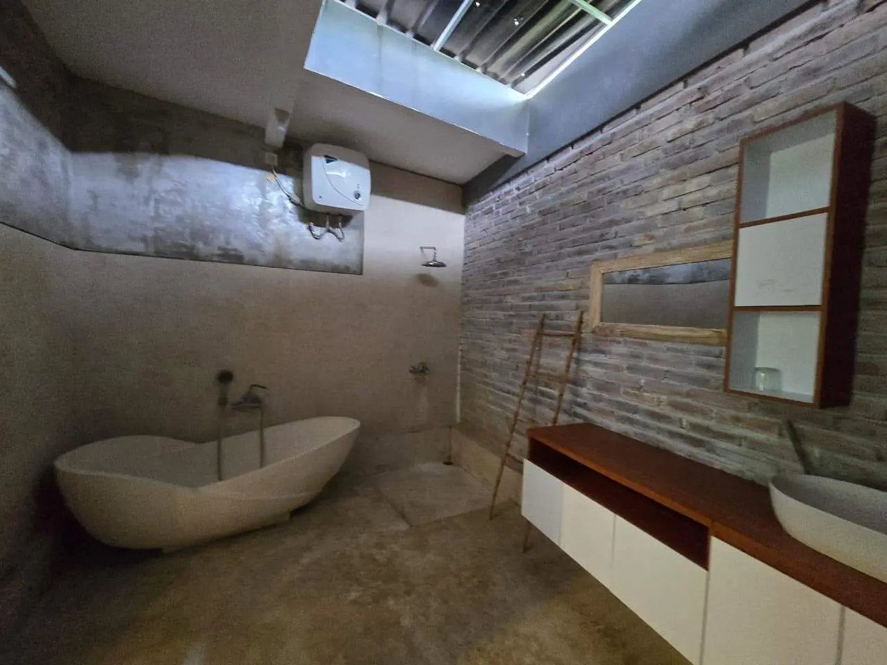 Guest House For Rent 10 Room In Kerobokan ST-3548 — image 2